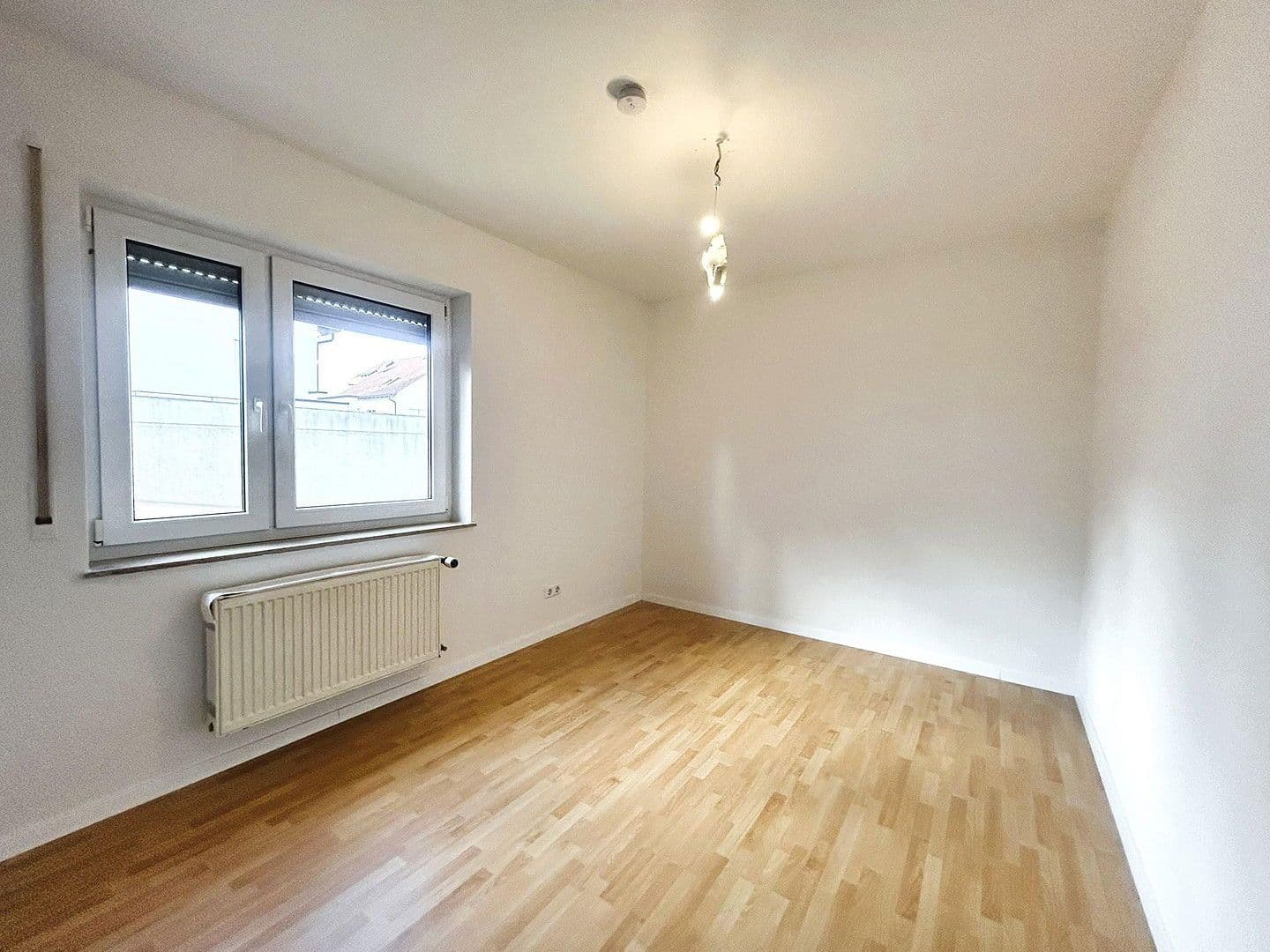Prenájom bytu 3-izbový 83 m², Laichingen, Bádensko-Wurttembersko Prenájom bytu 3-izbový 83 m², Laichingen, Bádensko-Wurttembersko