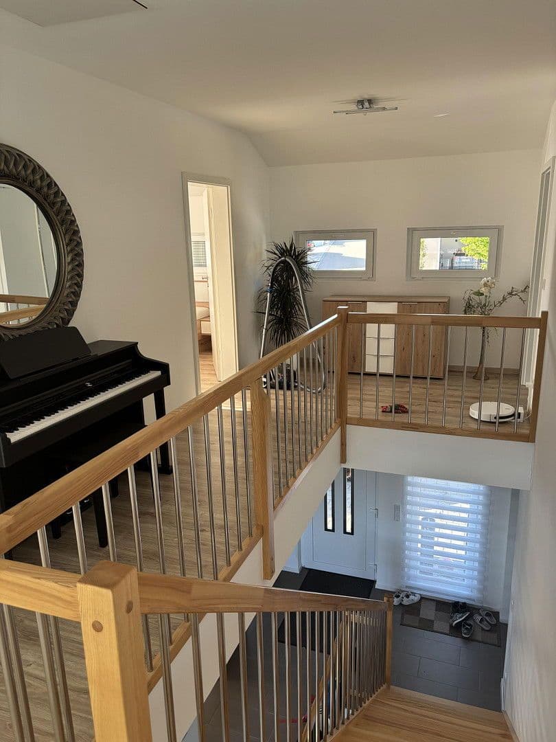 Predaj domu 230 m², pozemek 665 m², Am Flachsberg 25, Unterhausen, Bavorsko Predaj domu 230 m², pozemek 665 m², Am Flachsberg 25, Unterhausen, Bavorsko