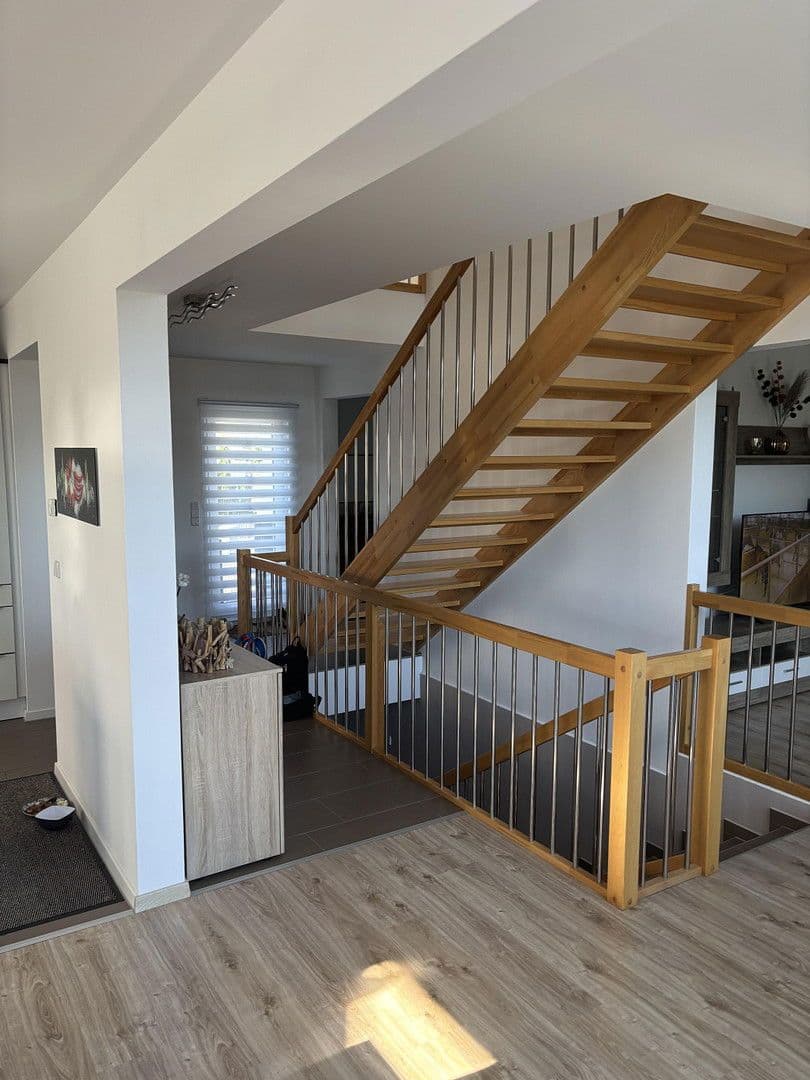 Predaj domu 230 m², pozemek 665 m², Am Flachsberg 25, Unterhausen, Bavorsko Predaj domu 230 m², pozemek 665 m², Am Flachsberg 25, Unterhausen, Bavorsko