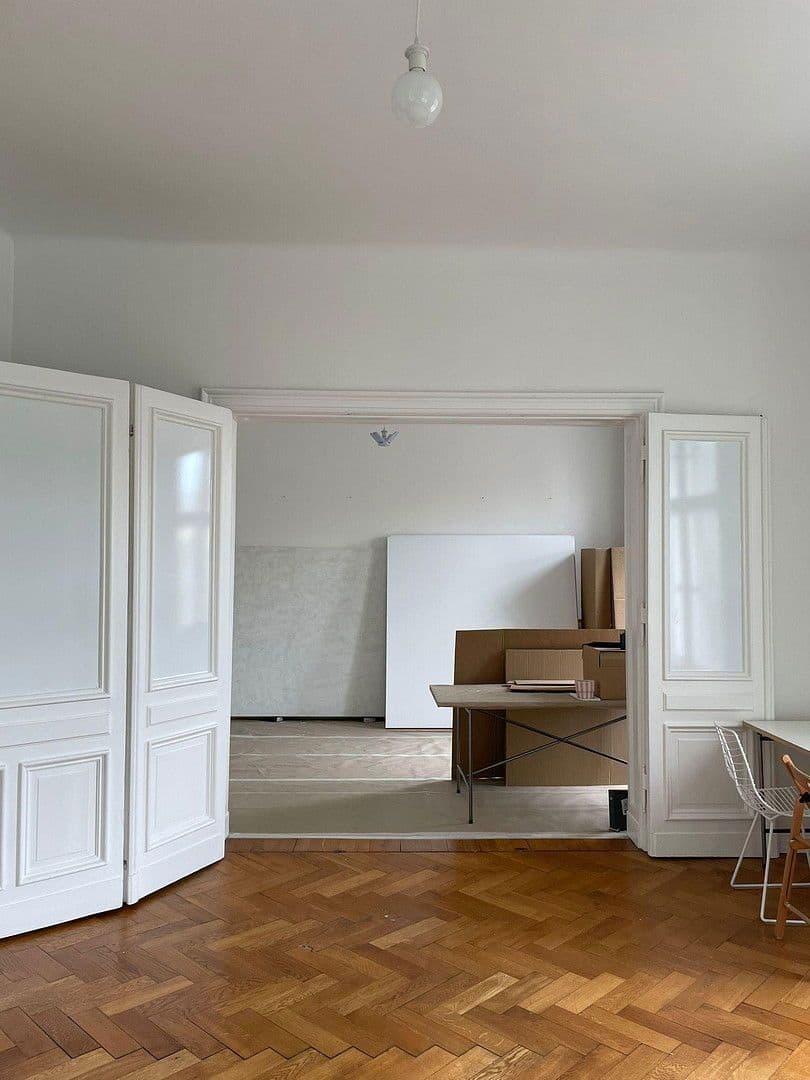 Prenájom bytu 4-izbový 137 m², Berlin, Berlín Prenájom bytu 4-izbový 137 m², Berlin, Berlín