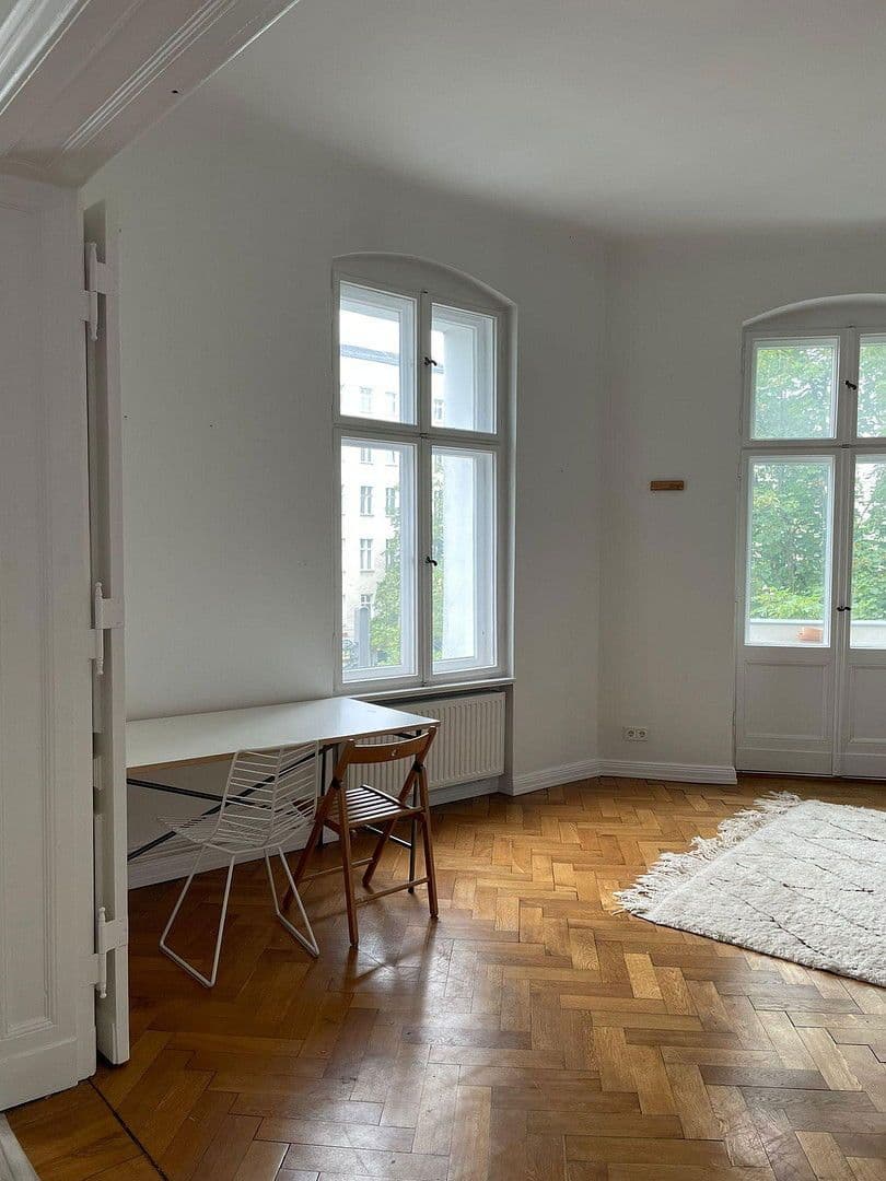 Prenájom bytu 4-izbový 137 m², Berlin, Berlín Prenájom bytu 4-izbový 137 m², Berlin, Berlín