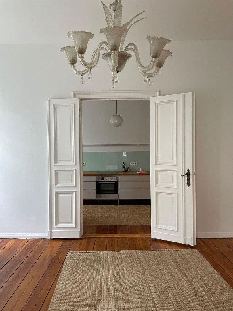 Prenájom bytu 4-izbový 137 m², Berlin, Berlín Prenájom bytu 4-izbový 137 m², Berlin, Berlín