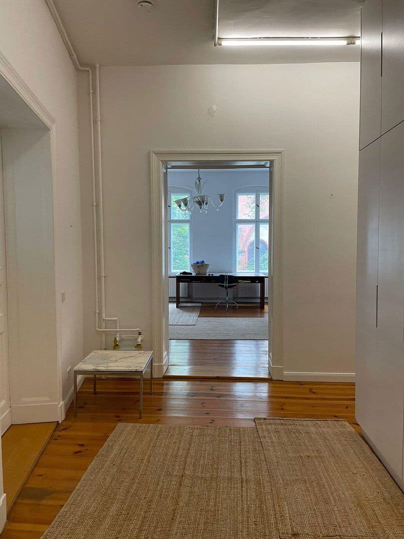 Prenájom bytu 4-izbový 137 m², Berlin, Berlín Prenájom bytu 4-izbový 137 m², Berlin, Berlín