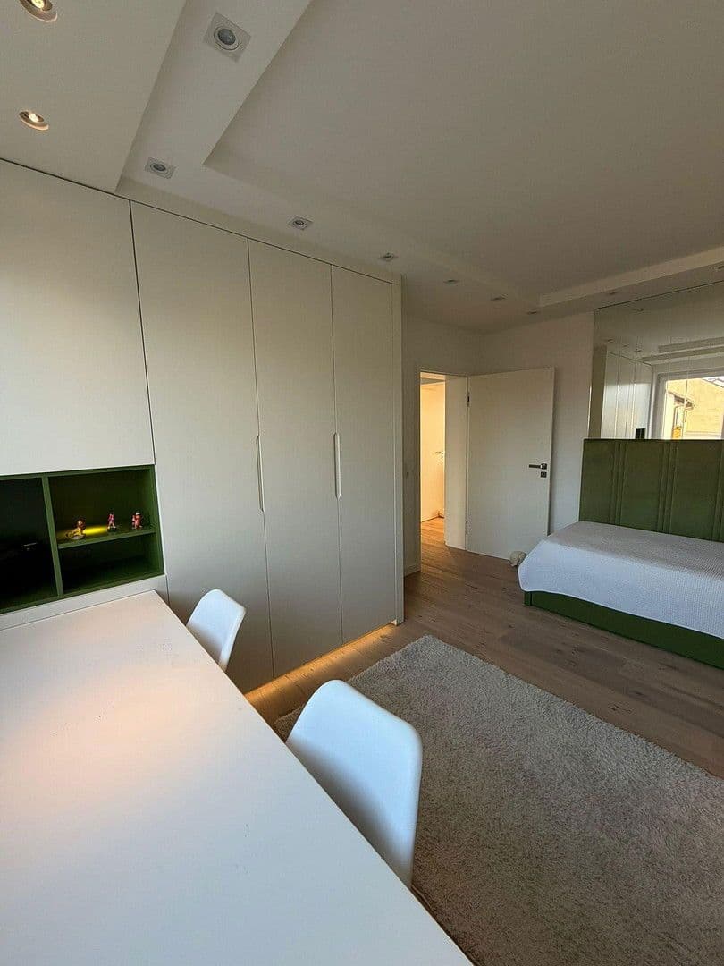 Predaj domu 290 m², pozemek 500 m², Mutterstadt, Porýnie-Falcko Predaj domu 290 m², pozemek 500 m², Mutterstadt, Porýnie-Falcko