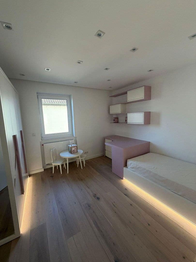 Predaj domu 290 m², pozemek 500 m², Mutterstadt, Porýnie-Falcko Predaj domu 290 m², pozemek 500 m², Mutterstadt, Porýnie-Falcko