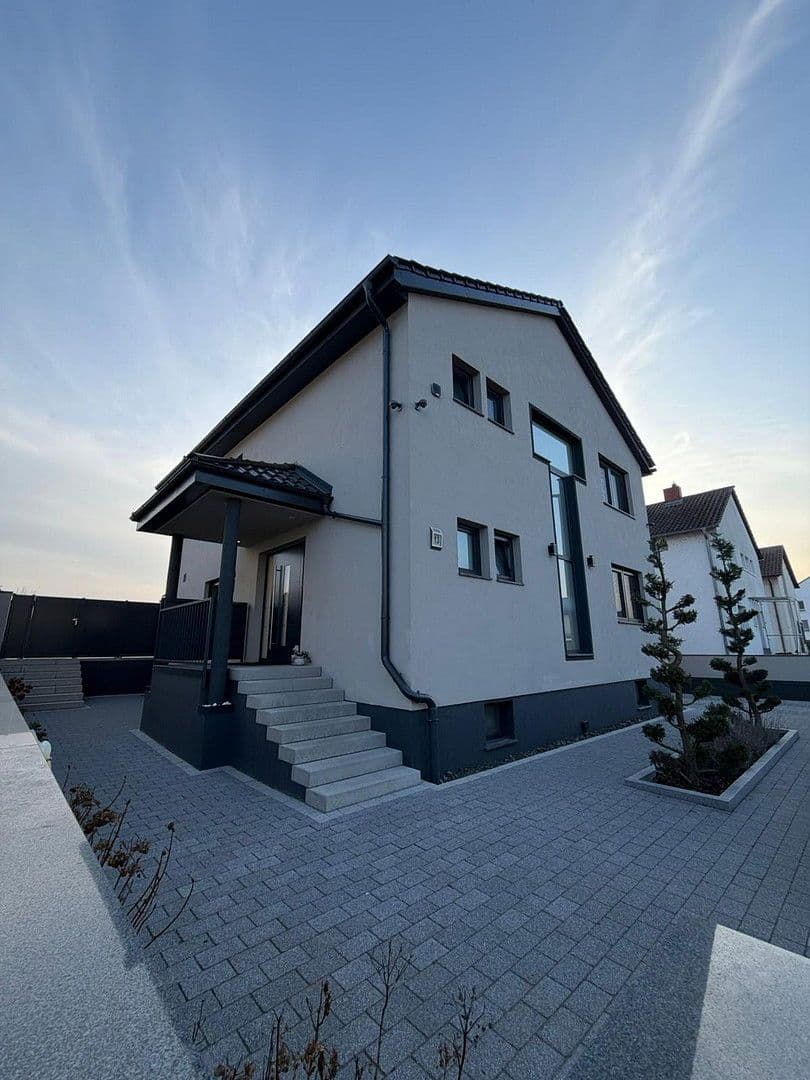 Predaj domu 290 m², pozemek 500 m², Mutterstadt, Porýnie-Falcko Predaj domu 290 m², pozemek 500 m², Mutterstadt, Porýnie-Falcko