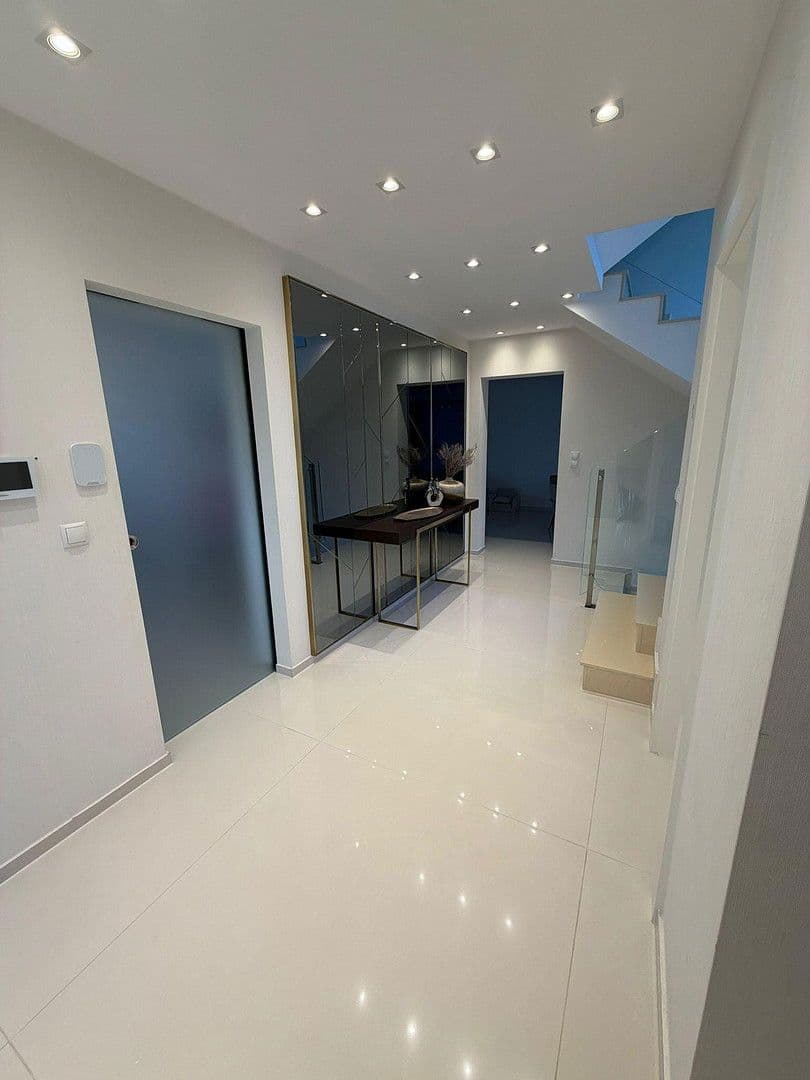 Predaj domu 290 m², pozemek 500 m², Mutterstadt, Porýnie-Falcko Predaj domu 290 m², pozemek 500 m², Mutterstadt, Porýnie-Falcko