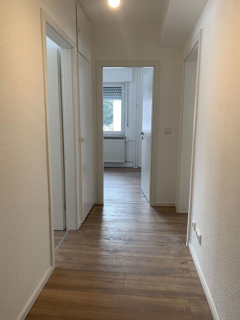 Prenájom bytu 3-izbový 70 m², Herbert- Böhm- Str. 13, Frankfurt am Main, Hesensko Prenájom bytu 3-izbový 70 m², Herbert- Böhm- Str. 13, Frankfurt am Main, Hesensko