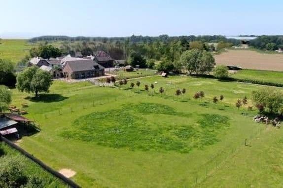 Predaj domu 450 m², pozemek 32.000 m², Niederkrüchten, Severné Porýnie - Westfálsko Predaj domu 450 m², pozemek 32.000 m², Niederkrüchten, Severné Porýnie - Westfálsko