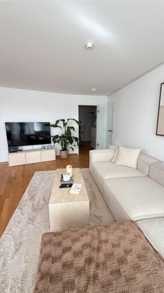 Prenájom bytu 2-izbový 76 m², Hannover, Dolné Sasko Prenájom bytu 2-izbový 76 m², Hannover, Dolné Sasko