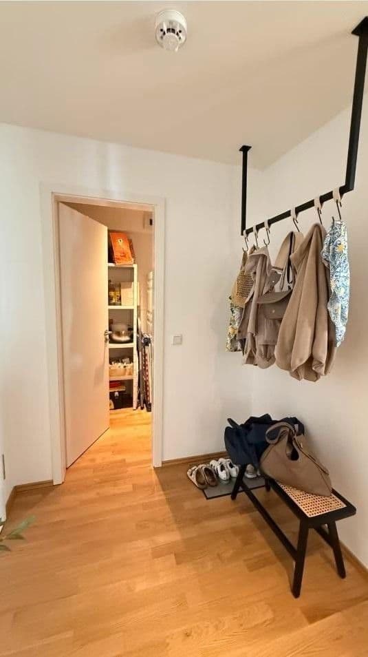 Prenájom bytu 2-izbový 76 m², Hannover, Dolné Sasko Prenájom bytu 2-izbový 76 m², Hannover, Dolné Sasko