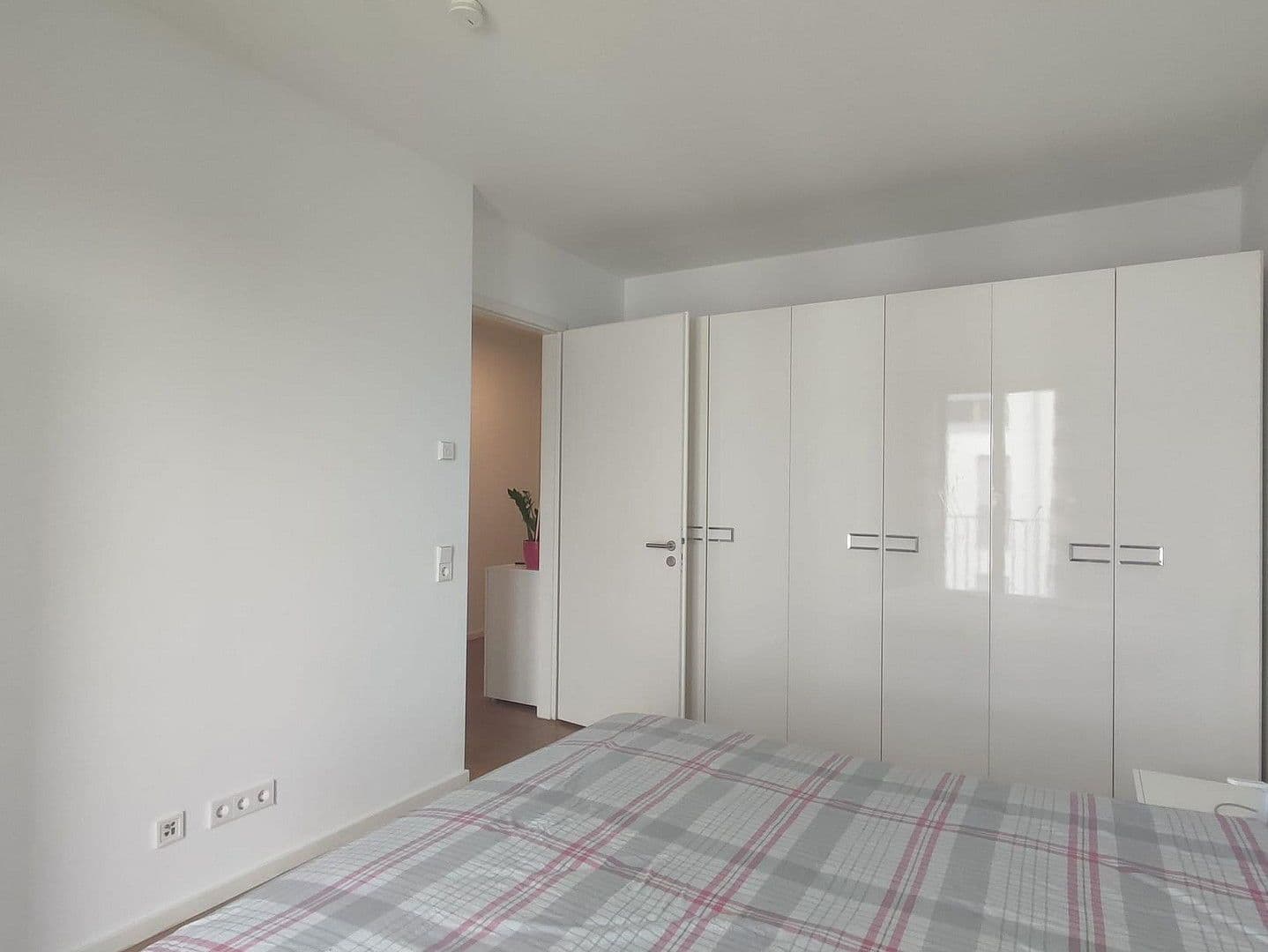 Prenájom bytu 3-izbový 74 m², Römischer Ring 48, Frankfurt am Main, Hesensko Prenájom bytu 3-izbový 74 m², Römischer Ring 48, Frankfurt am Main, Hesensko