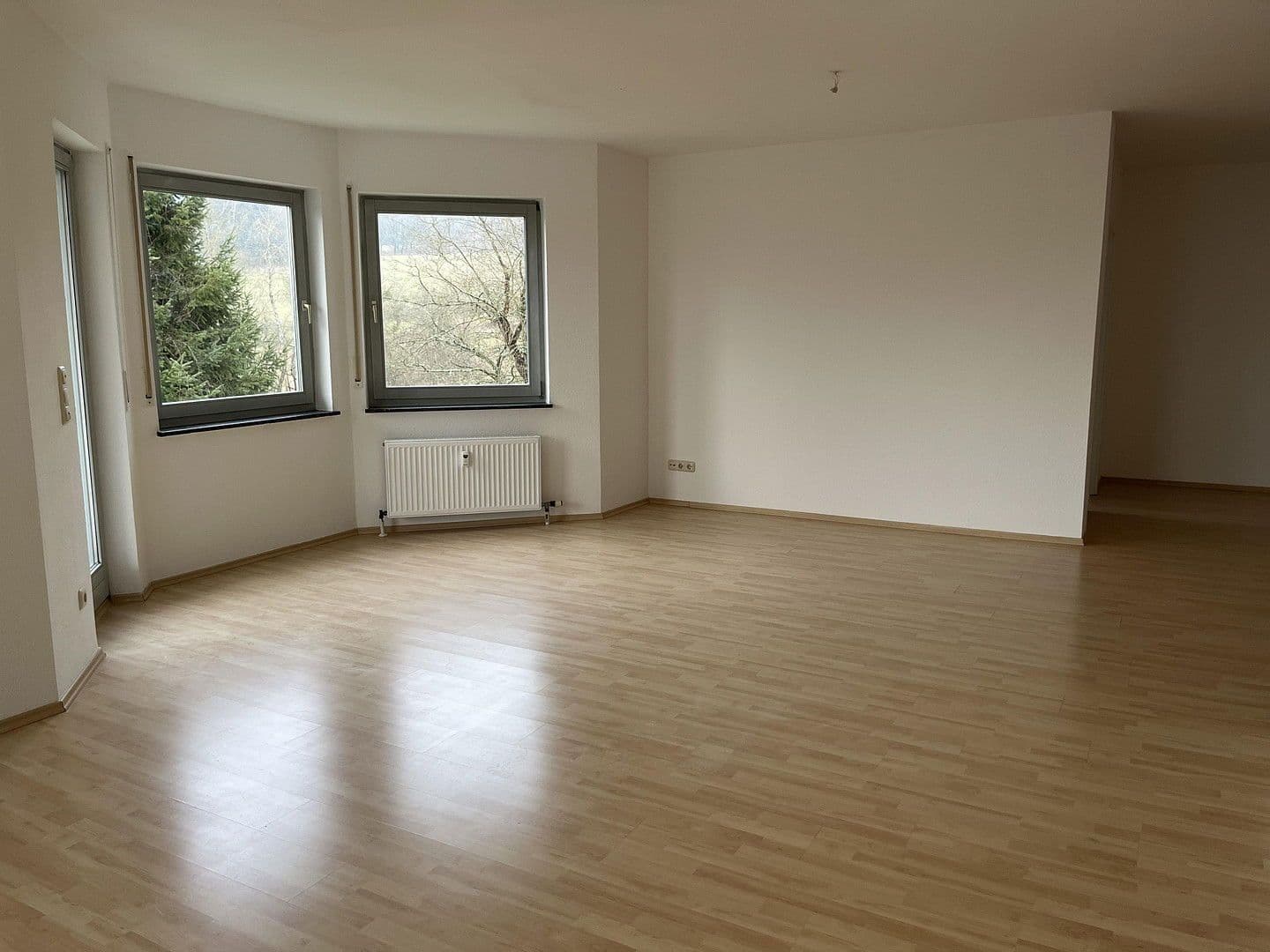 Prenájom bytu 3-izbový 96 m², Niedernhausen, Hesensko Prenájom bytu 3-izbový 96 m², Niedernhausen, Hesensko