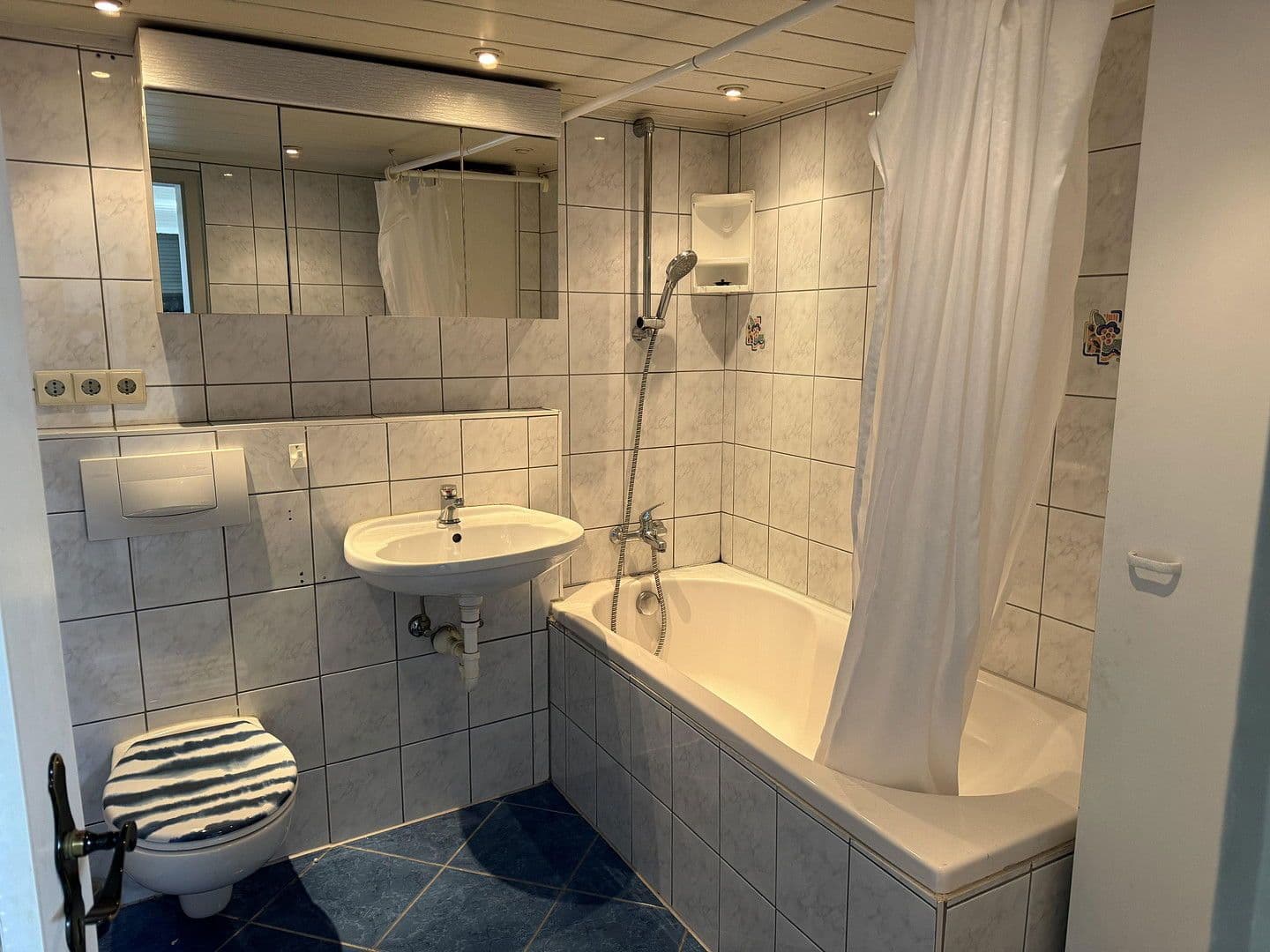 Predaj domu 100 m², pozemek 398 m², Heilbronn, Bádensko-Wurttembersko Predaj domu 100 m², pozemek 398 m², Heilbronn, Bádensko-Wurttembersko