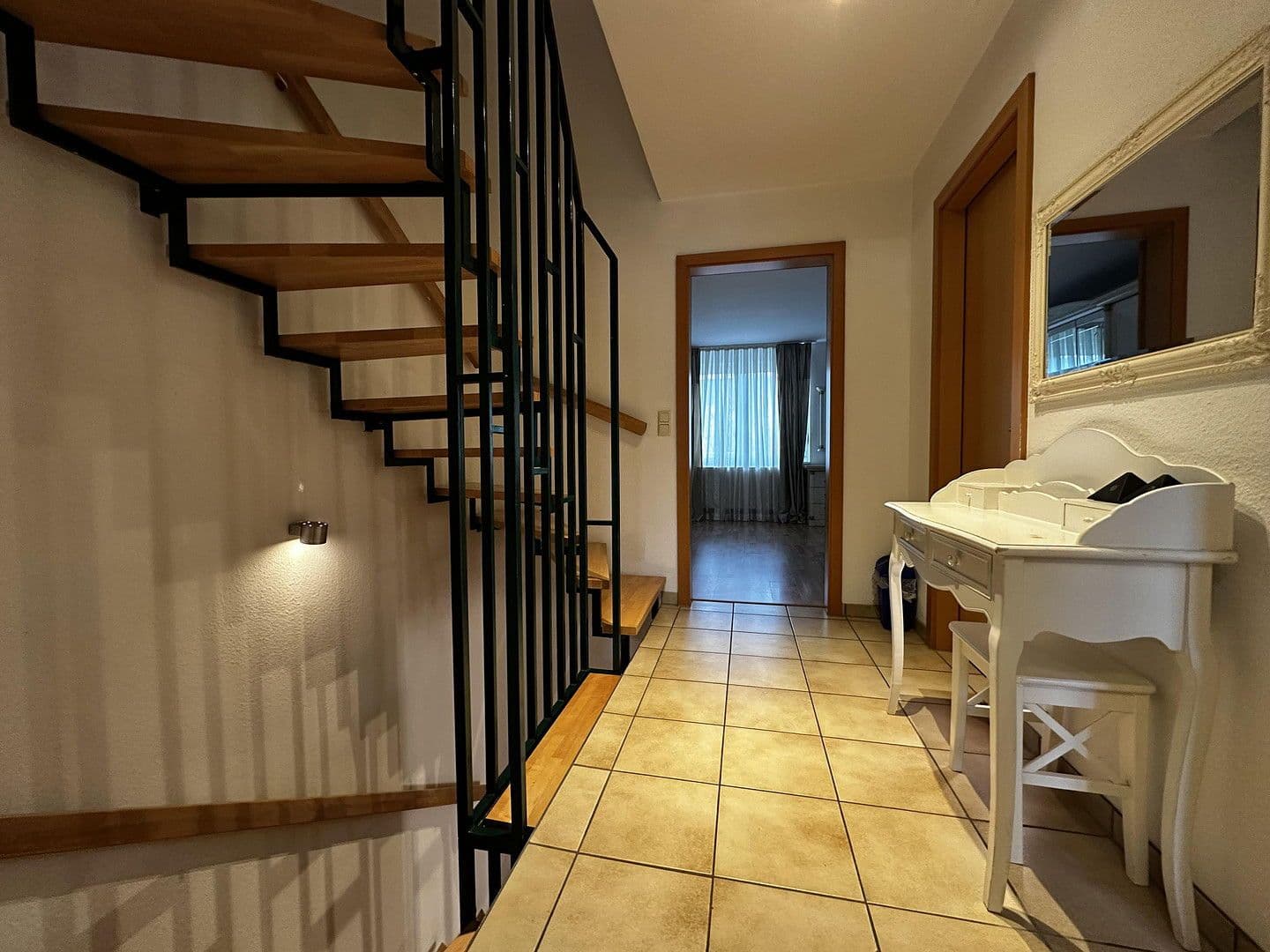 Prenájom domu 145 m², pozemek 370 m², Franz-Raveaux-Straße 32, Köln, Severné Porýnie - Westfálsko Prenájom domu 145 m², pozemek 370 m², Franz-Raveaux-Straße 32, Köln, Severné Porýnie - Westfálsko