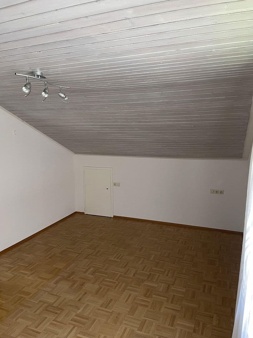 Predaj domu 186 m², pozemek 915 m², Abstatt, Bádensko-Wurttembersko Predaj domu 186 m², pozemek 915 m², Abstatt, Bádensko-Wurttembersko