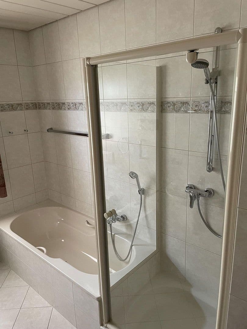 Predaj domu 186 m², pozemek 915 m², Abstatt, Bádensko-Wurttembersko Predaj domu 186 m², pozemek 915 m², Abstatt, Bádensko-Wurttembersko