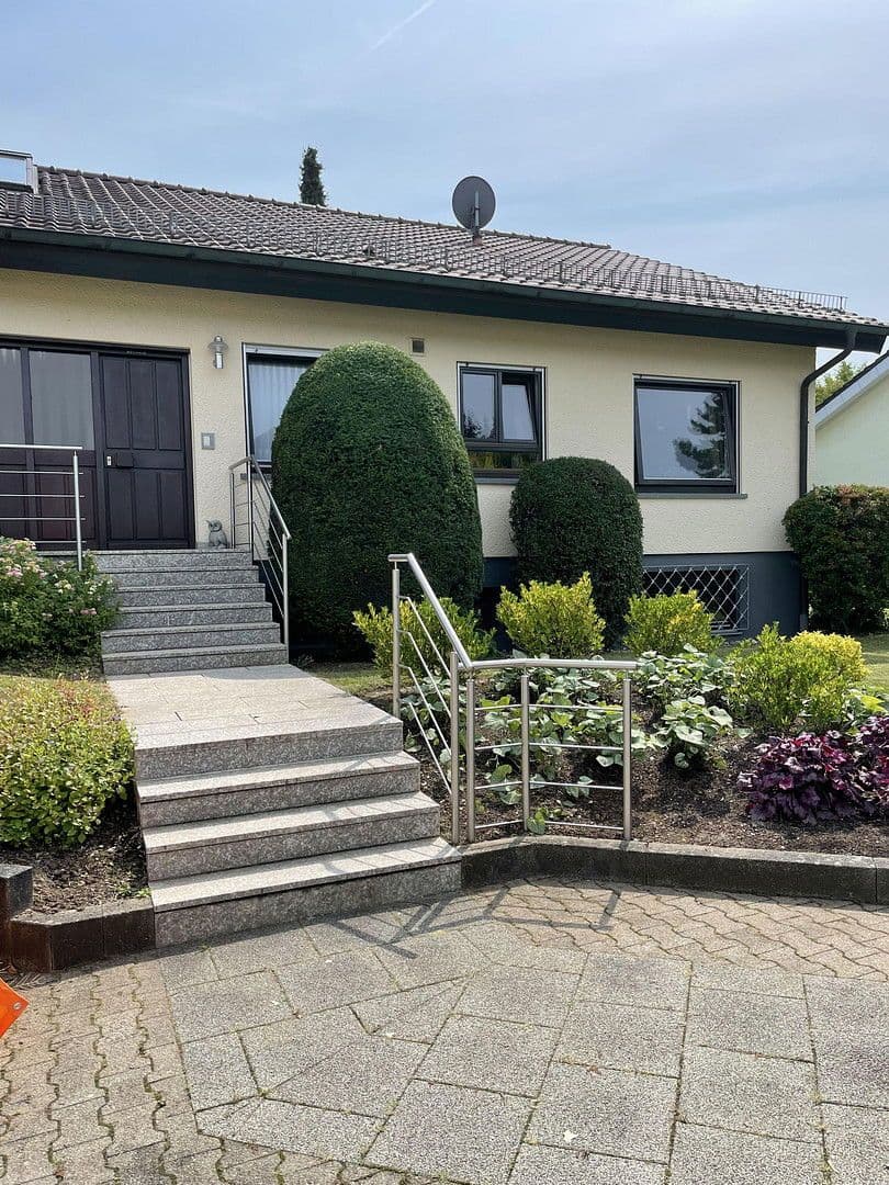 Predaj domu 186 m², pozemek 915 m², Abstatt, Bádensko-Wurttembersko Predaj domu 186 m², pozemek 915 m², Abstatt, Bádensko-Wurttembersko