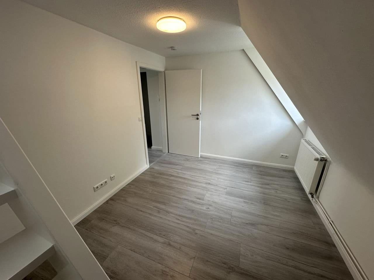 Predaj domu 77 m², pozemek 325 m², Vagel-Griep-Platz 5, Hamburg-Eißendorf, Hamburg Predaj domu 77 m², pozemek 325 m², Vagel-Griep-Platz 5, Hamburg-Eißendorf, Hamburg