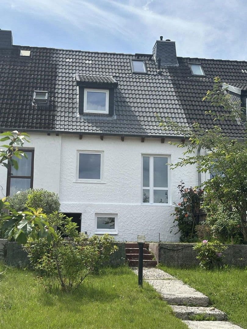 Predaj domu 77 m², pozemek 325 m², Vagel-Griep-Platz 5, Hamburg-Eißendorf, Hamburg Predaj domu 77 m², pozemek 325 m², Vagel-Griep-Platz 5, Hamburg-Eißendorf, Hamburg