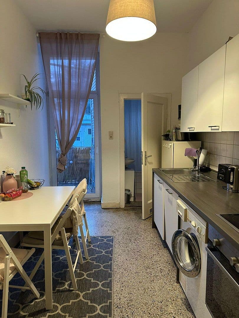 Prenájom bytu 3-izbový 78 m², Bach Str. 77, Karlsruhe, Bádensko-Wurttembersko Prenájom bytu 3-izbový 78 m², Bach Str. 77, Karlsruhe, Bádensko-Wurttembersko