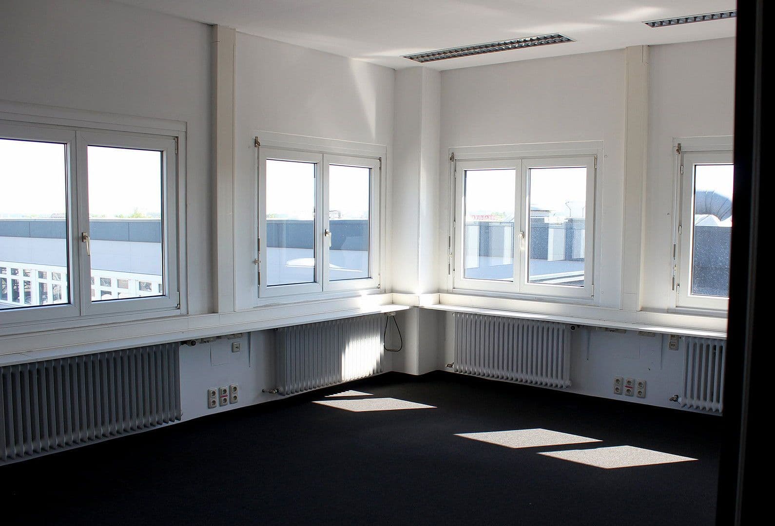 Prenájom kancelárie 24 m², Brixenerstr. 8, Augsburg, Bavorsko Prenájom kancelárie 24 m², Brixenerstr. 8, Augsburg, Bavorsko