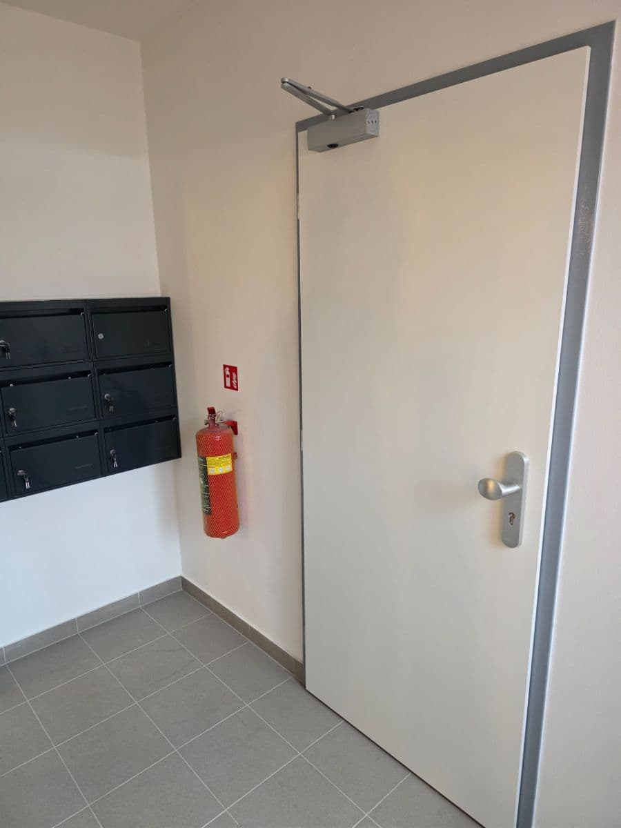 Prenájom bytu 2-izbový 40 m², Vestecká, Nehvizdy, Středočeský kraj Prenájom bytu 2-izbový 40 m², Vestecká, Nehvizdy, Středočeský kraj