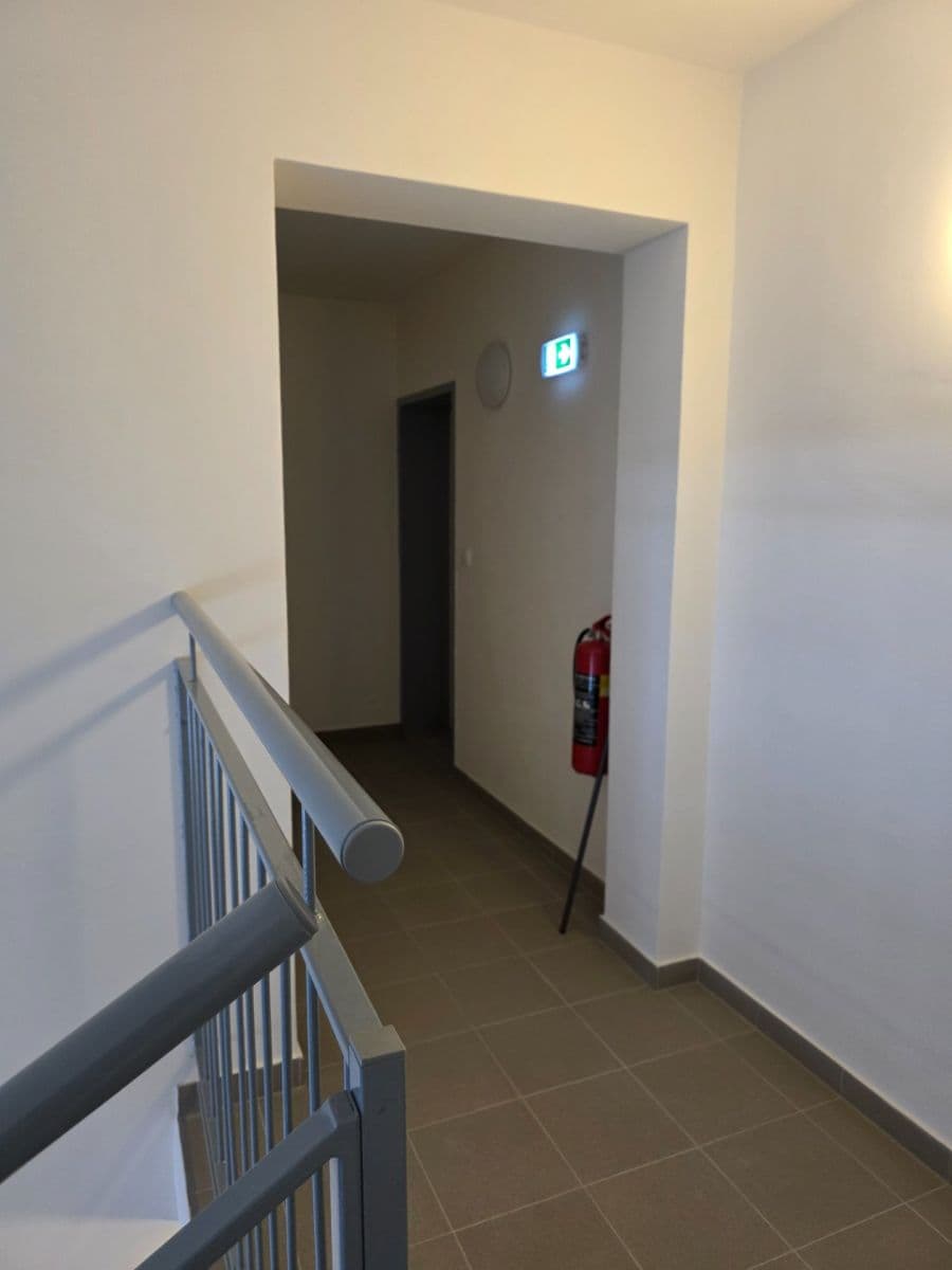 Prenájom bytu 2-izbový 40 m², Vestecká, Nehvizdy, Středočeský kraj Prenájom bytu 2-izbový 40 m², Vestecká, Nehvizdy, Středočeský kraj