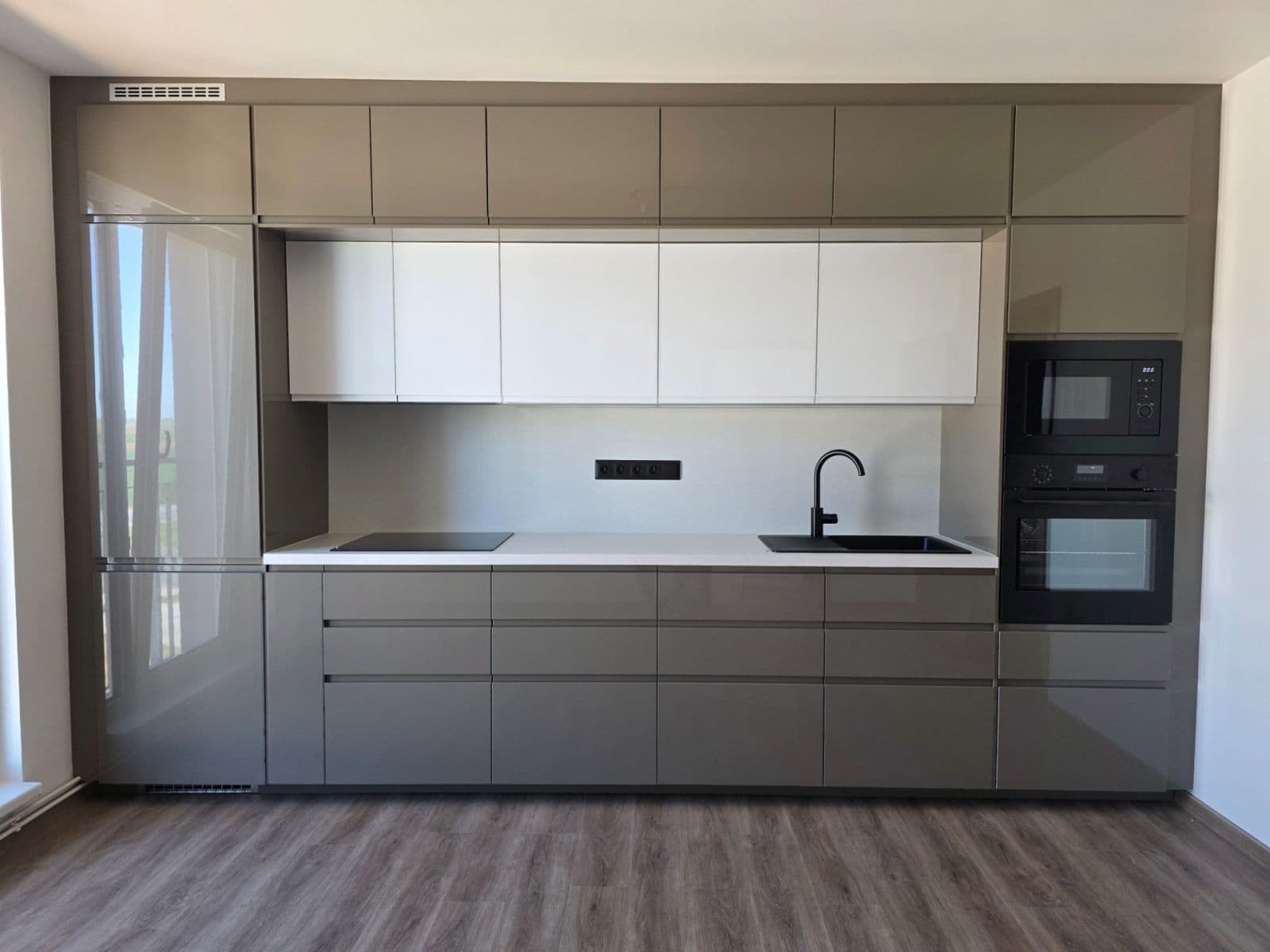 Prenájom bytu 2-izbový 40 m², Vestecká, Nehvizdy, Středočeský kraj Prenájom bytu 2-izbový 40 m², Vestecká, Nehvizdy, Středočeský kraj