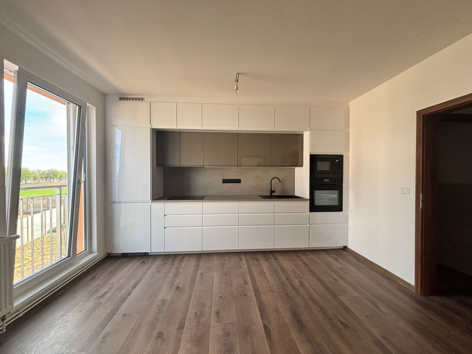 Prenájom bytu 2-izbový 40 m², Vestecká, Nehvizdy, Středočeský kraj Prenájom bytu 2-izbový 40 m², Vestecká, Nehvizdy, Středočeský kraj