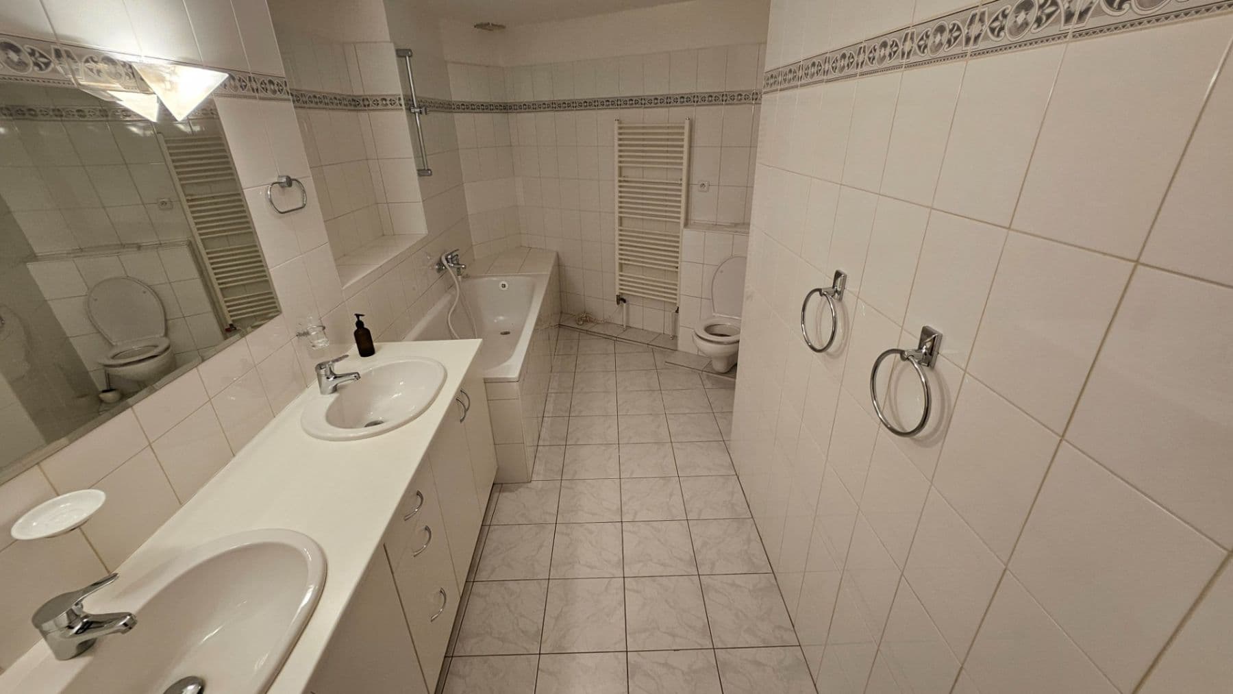 Prenájom bytu 4-izbový 180 m², Škroupovo náměstí, Praha, Praha Prenájom bytu 4-izbový 180 m², Škroupovo náměstí, Praha, Praha