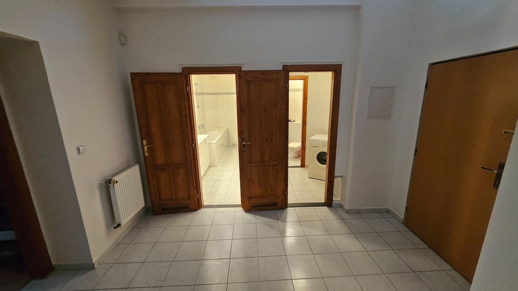 Prenájom bytu 4-izbový 180 m², Škroupovo náměstí, Praha, Praha Prenájom bytu 4-izbový 180 m², Škroupovo náměstí, Praha, Praha