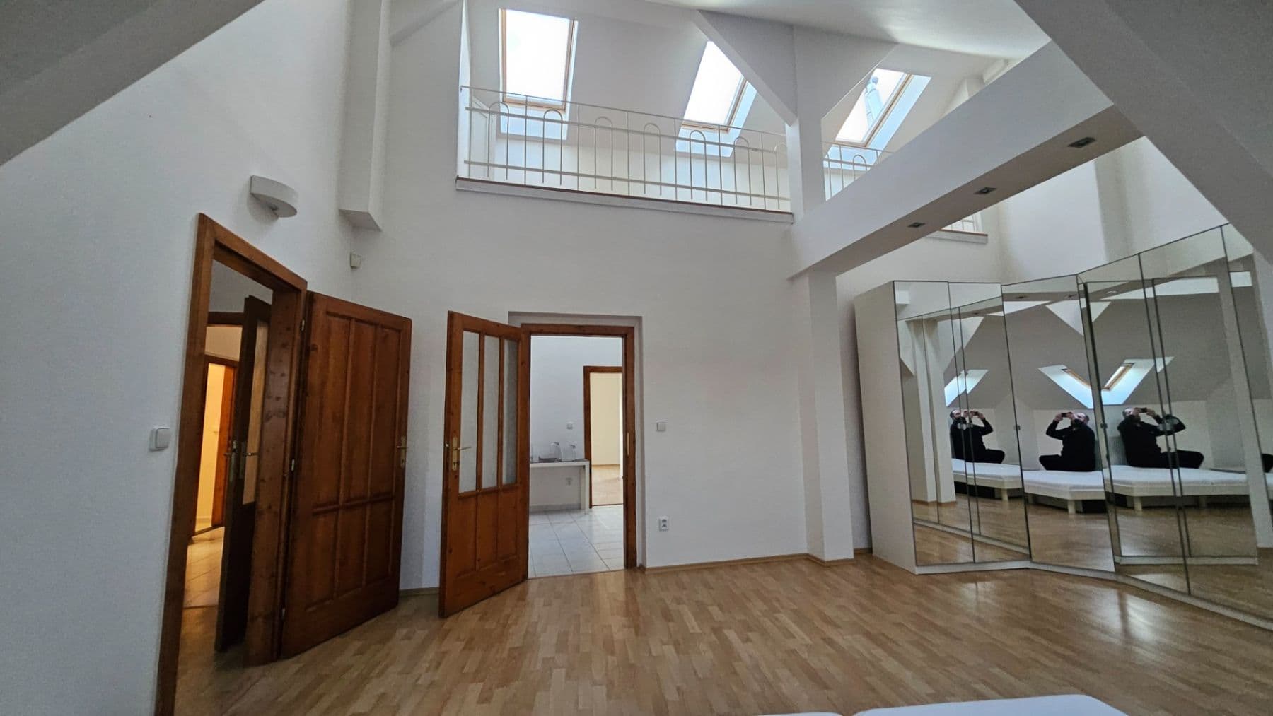 Prenájom bytu 4-izbový 180 m², Škroupovo náměstí, Praha, Praha Prenájom bytu 4-izbový 180 m², Škroupovo náměstí, Praha, Praha