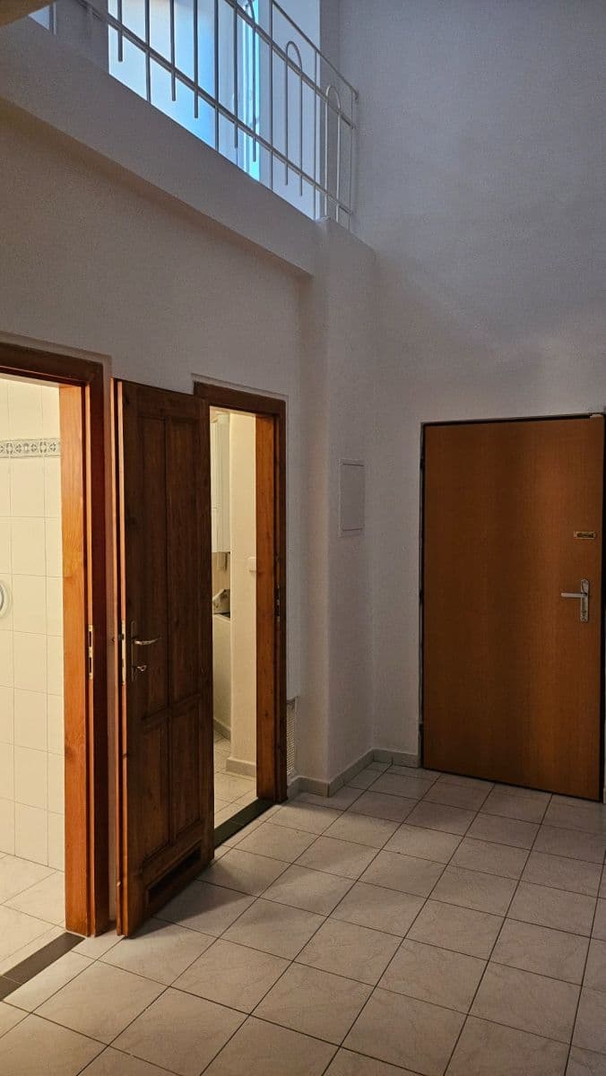 Prenájom bytu 4-izbový 180 m², Škroupovo náměstí, Praha, Praha Prenájom bytu 4-izbový 180 m², Škroupovo náměstí, Praha, Praha