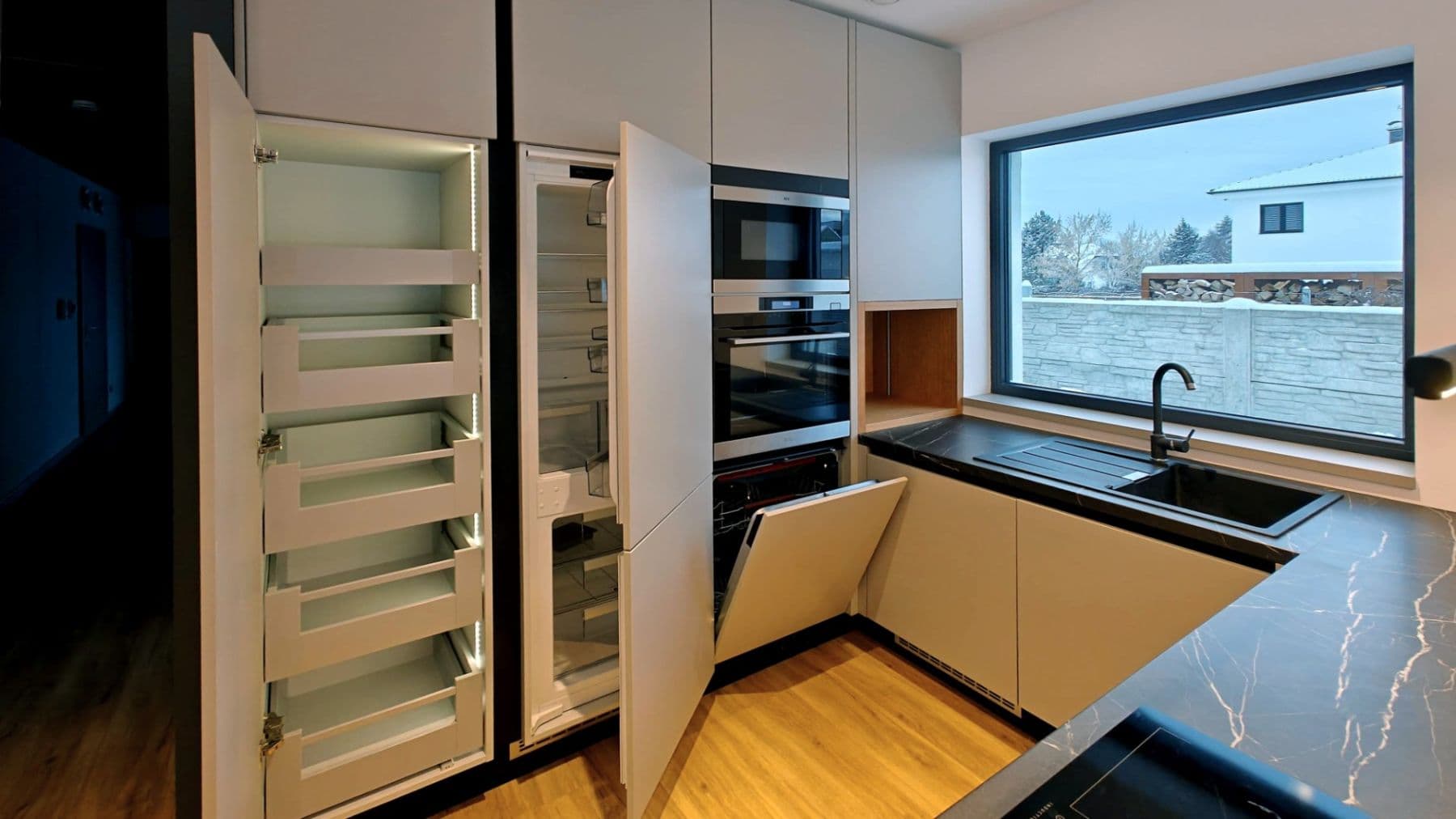 Predaj domu 190 m², pozemek 1.132 m², Bezová, Mukařov, Středočeský kraj Predaj domu 190 m², pozemek 1.132 m², Bezová, Mukařov, Středočeský kraj