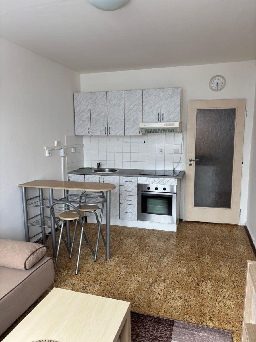 Prenájom bytu 2-izbový 39 m², Bryksova, Praha, Praha Prenájom bytu 2-izbový 39 m², Bryksova, Praha, Praha