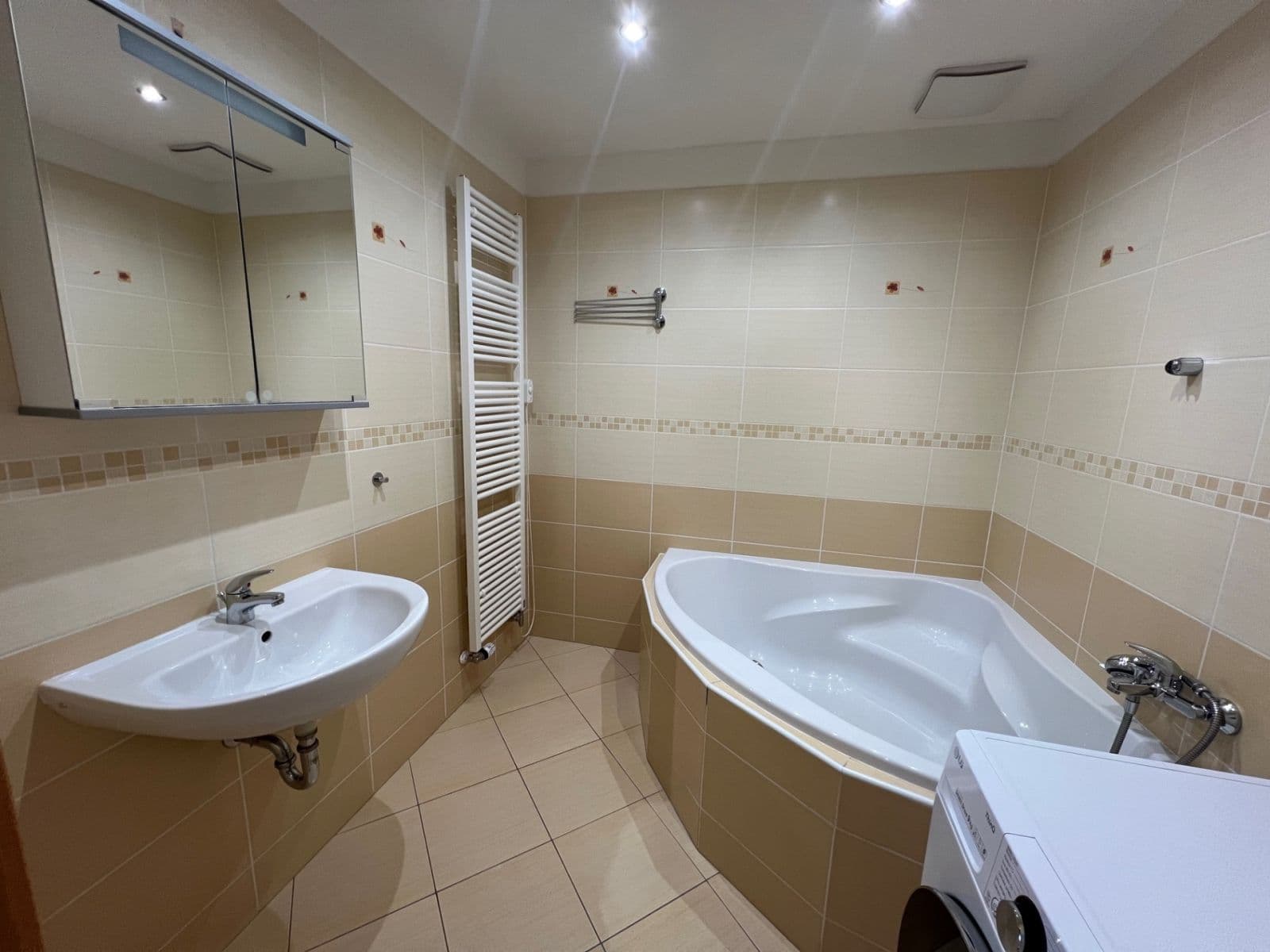 Prenájom bytu 2-izbový 56 m², Sazovická, Praha, Praha Prenájom bytu 2-izbový 56 m², Sazovická, Praha, Praha