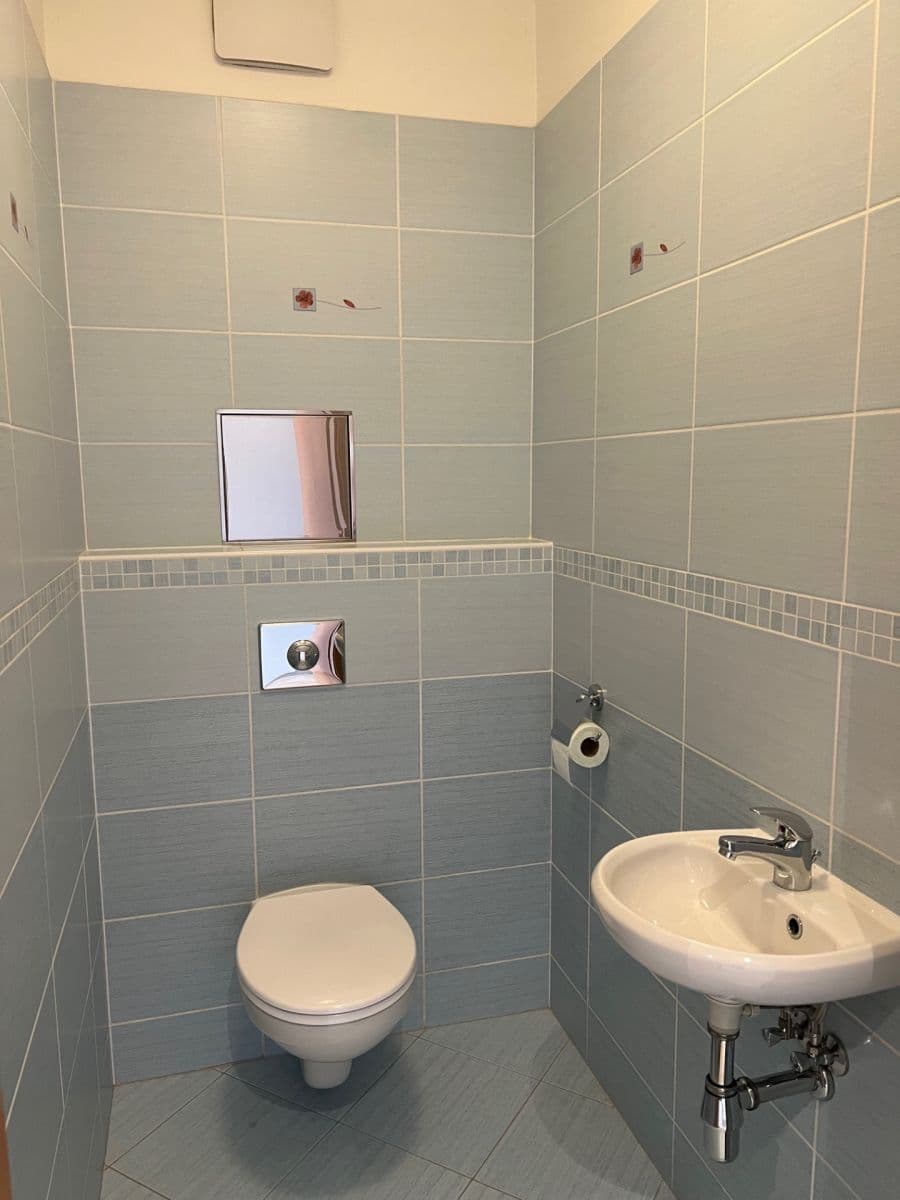 Prenájom bytu 2-izbový 56 m², Sazovická, Praha, Praha Prenájom bytu 2-izbový 56 m², Sazovická, Praha, Praha