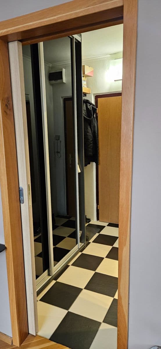 Prenájom bytu 1-izbový 34 m², Nechvílova, Praha, Praha Prenájom bytu 1-izbový 34 m², Nechvílova, Praha, Praha