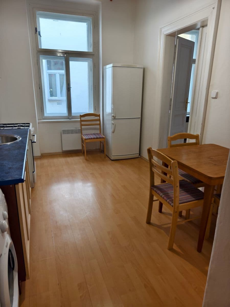 Prenájom bytu 3-izbový 62 m², Plzeňská, Praha, Praha Prenájom bytu 3-izbový 62 m², Plzeňská, Praha, Praha