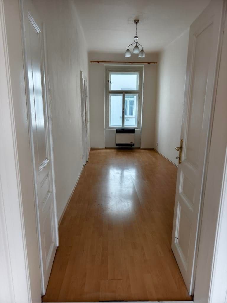 Prenájom bytu 3-izbový 62 m², Plzeňská, Praha, Praha Prenájom bytu 3-izbový 62 m², Plzeňská, Praha, Praha