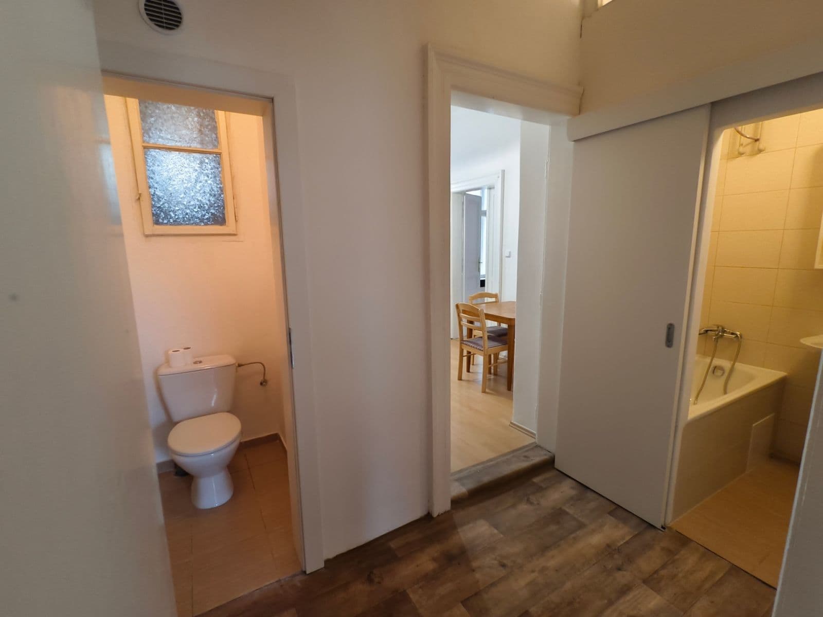 Prenájom bytu 3-izbový 62 m², Plzeňská, Praha, Praha Prenájom bytu 3-izbový 62 m², Plzeňská, Praha, Praha