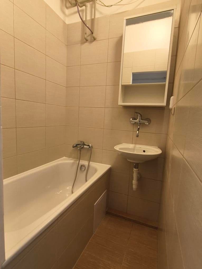 Prenájom bytu 3-izbový 62 m², Plzeňská, Praha, Praha Prenájom bytu 3-izbový 62 m², Plzeňská, Praha, Praha