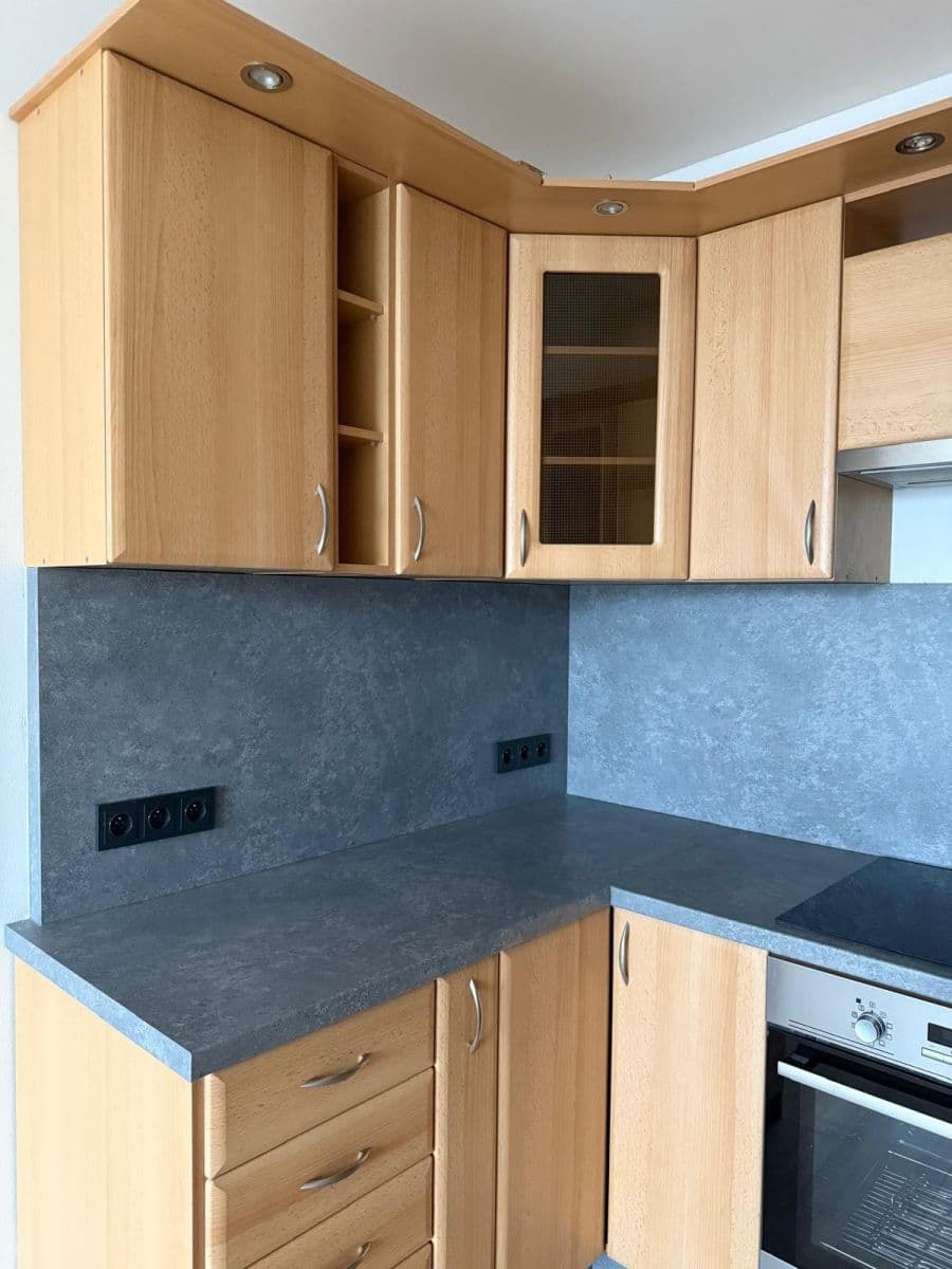 Prenájom bytu 2-izbový 40 m², Třebenická, Praha, Praha Prenájom bytu 2-izbový 40 m², Třebenická, Praha, Praha