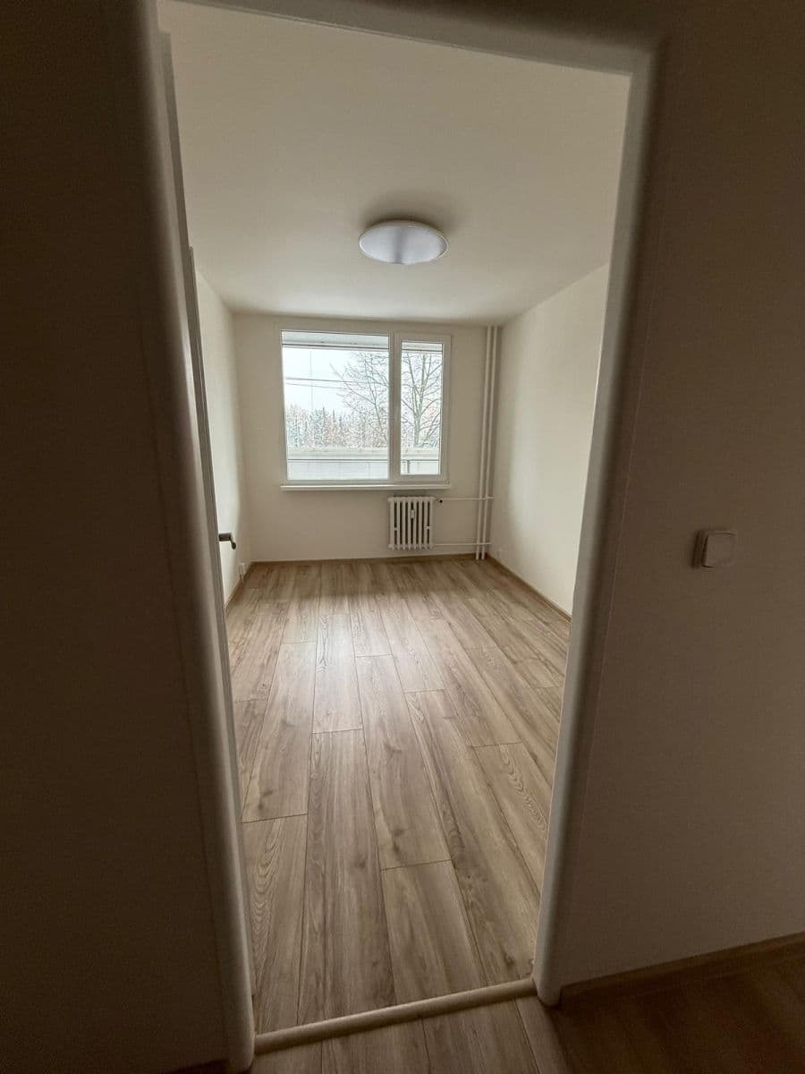 Prenájom bytu 2-izbový 40 m², Třebenická, Praha, Praha Prenájom bytu 2-izbový 40 m², Třebenická, Praha, Praha