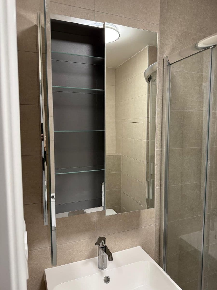 Prenájom bytu 2-izbový 40 m², Třebenická, Praha, Praha Prenájom bytu 2-izbový 40 m², Třebenická, Praha, Praha