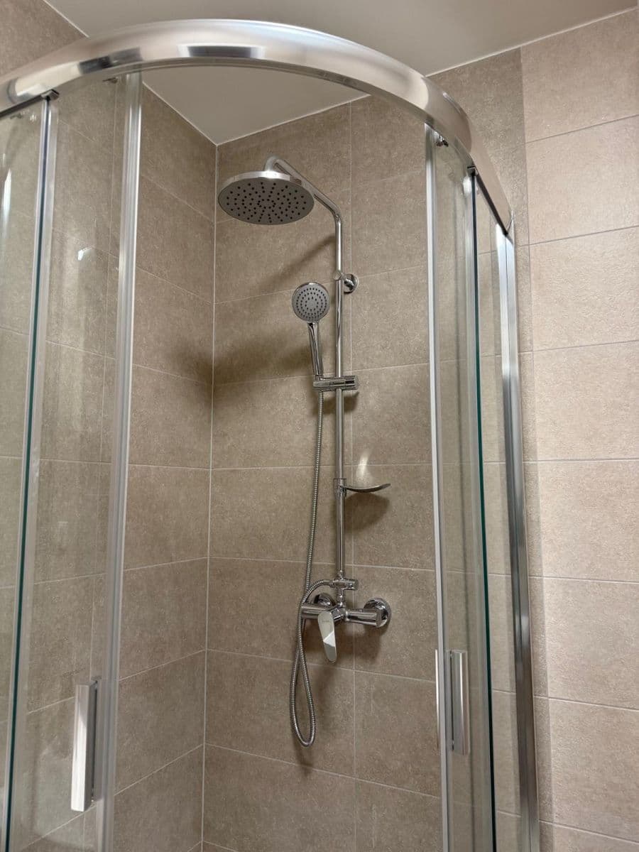 Prenájom bytu 2-izbový 40 m², Třebenická, Praha, Praha Prenájom bytu 2-izbový 40 m², Třebenická, Praha, Praha