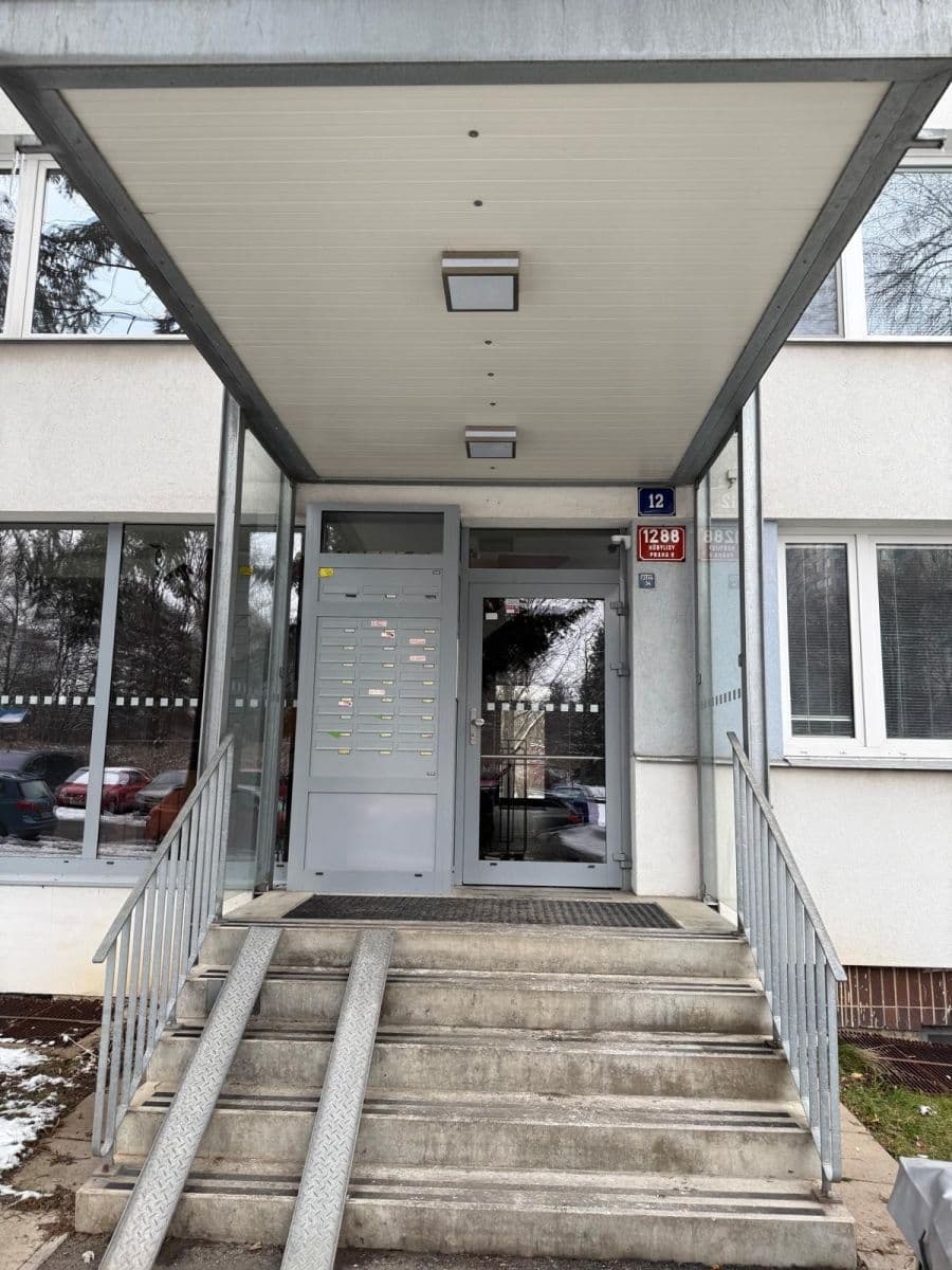 Prenájom bytu 2-izbový 40 m², Třebenická, Praha, Praha Prenájom bytu 2-izbový 40 m², Třebenická, Praha, Praha