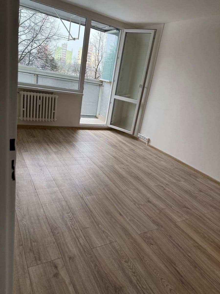 Prenájom bytu 2-izbový 40 m², Třebenická, Praha, Praha Prenájom bytu 2-izbový 40 m², Třebenická, Praha, Praha