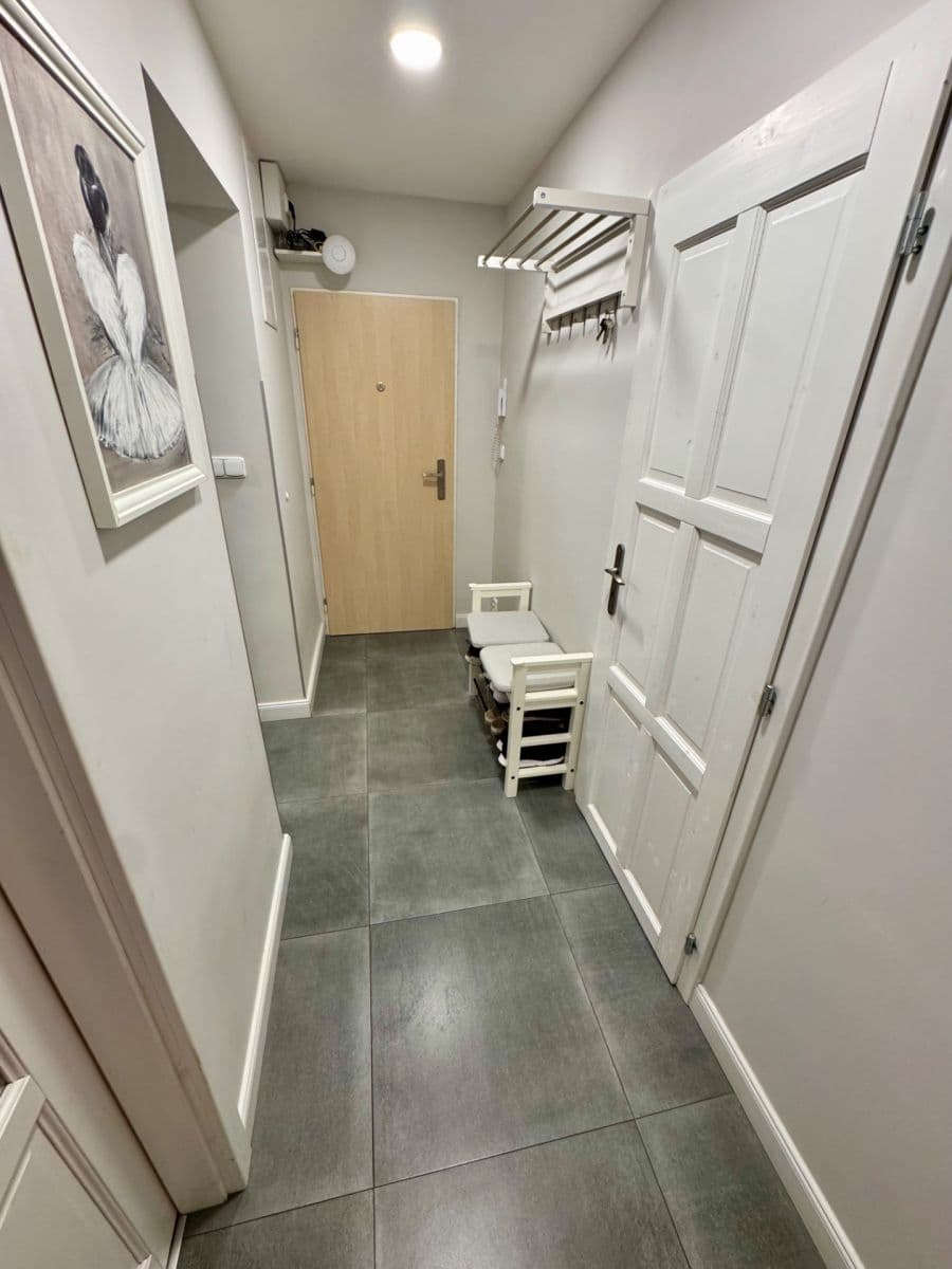 Prenájom bytu 3-izbový 89 m², Záveská, Praha, Praha Prenájom bytu 3-izbový 89 m², Záveská, Praha, Praha